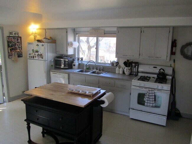 Foto del edificio - 617 Oakton St