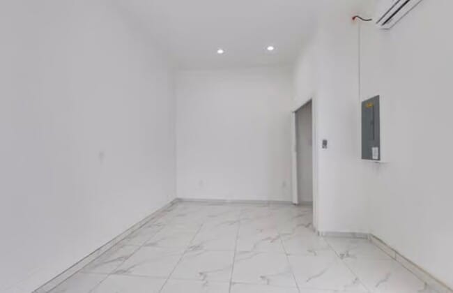 Foto del edificio - 1106 W 11th St