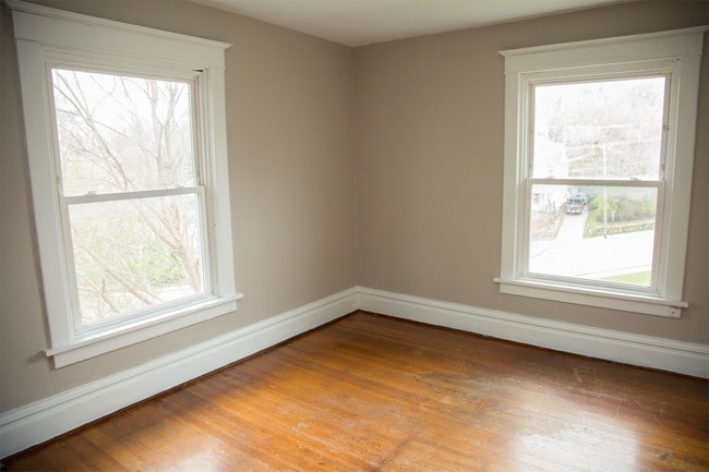 Building Photo - 702 Caledonia Pl