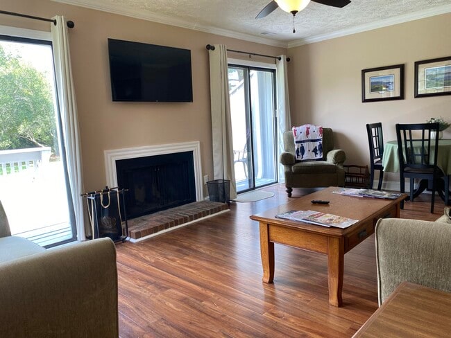 Foto del edificio - 925 Morganton Rd