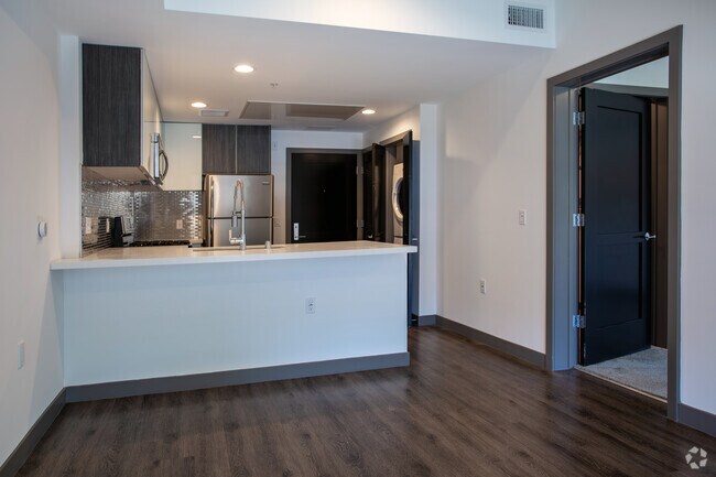 1HAB, 1BA - 11400 Culver Blvd