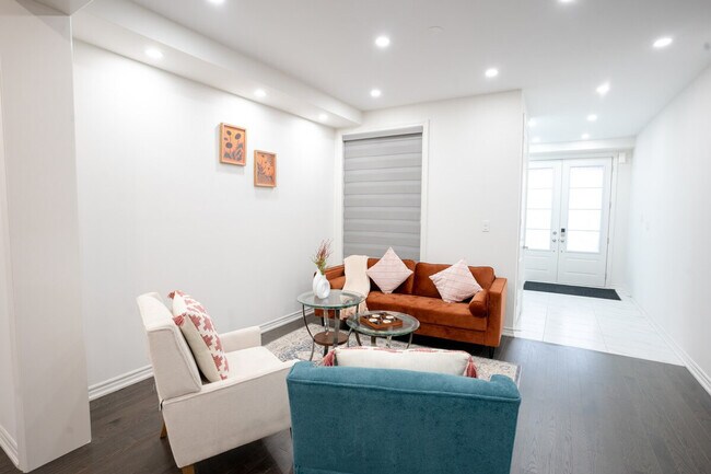Photo du bâtiment - 91 Bluebird Blvd