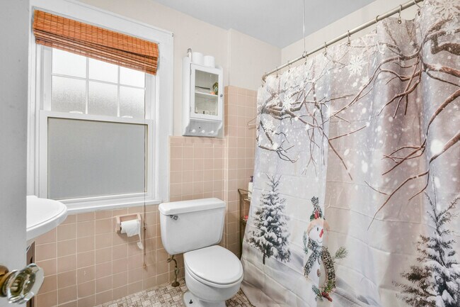 Foto del edificio - 1083 Hunter Ave