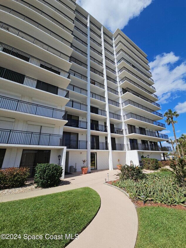 Foto principal - 2100 N Atlantic Ave
