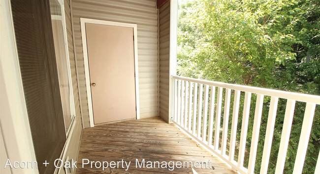 Building Photo - Room in Condo on Collegiate Cir