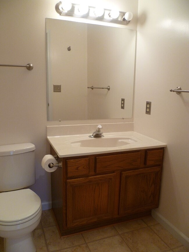 Building Photo - 3516 Churchill Dr