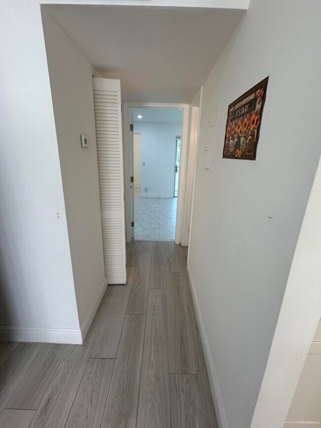 Foto del edificio - 555 Purdy Ln