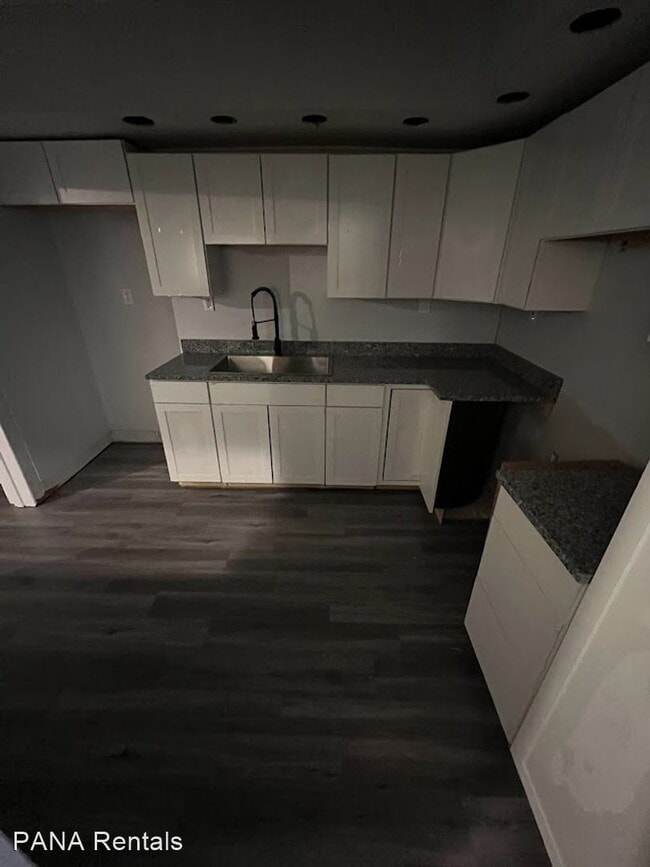 Foto del edificio - 3 br, 1 bath House - 107 N. Bingaman Street