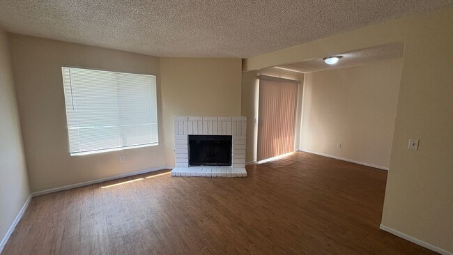 Building Photo - 1 Bd Apartment For Rent