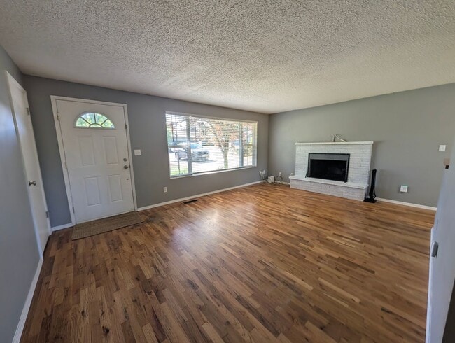Building Photo - Comfortable Single-Story Rambler in Central Kitsap
