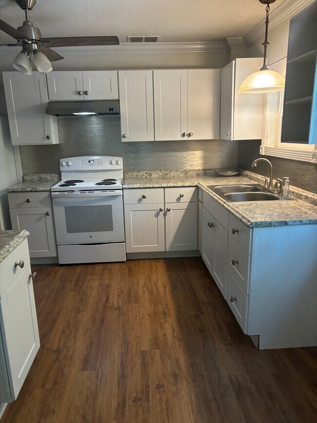 Building Photo - 1818 FL-79