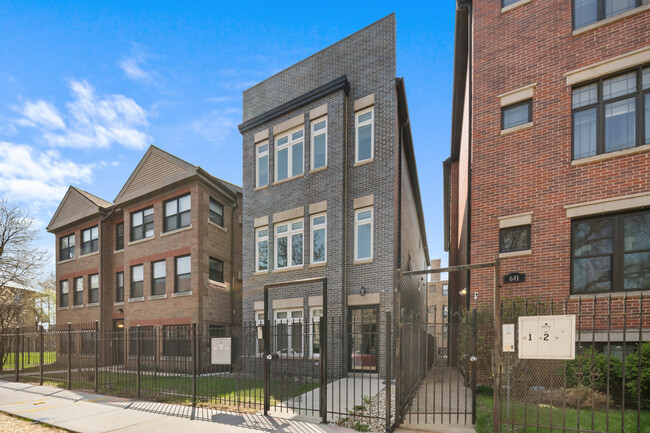 Foto del edificio - 643 E 50th St