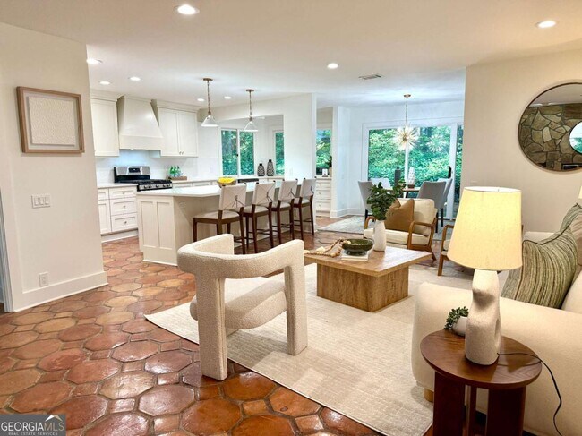 Foto del edificio - 4198 Lake Rill Ct