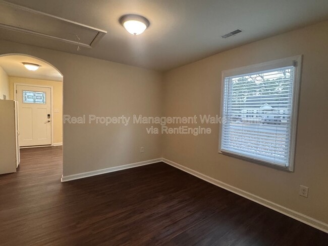 Foto del edificio - 1505 Axum Rd