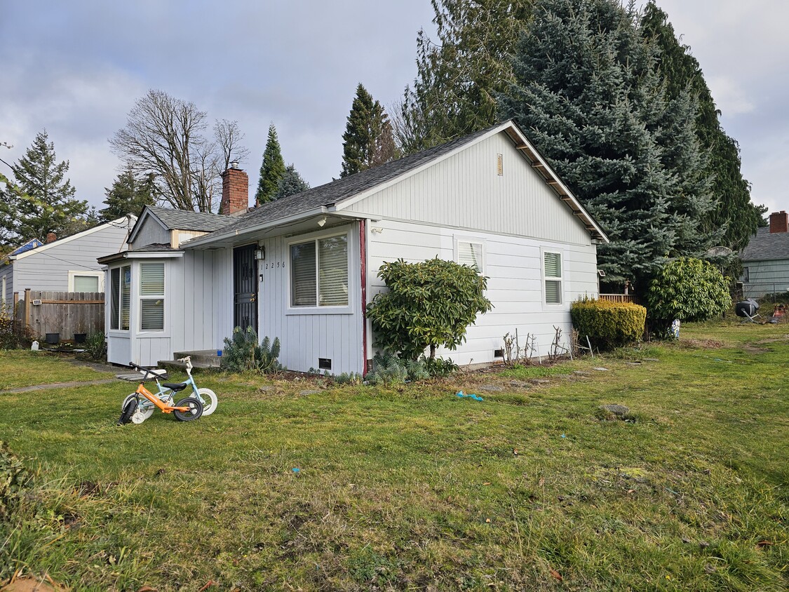 Foto principal - 12256 76th Ave S