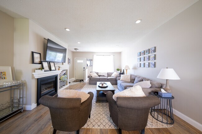 Foto del edificio - 9083 Merrimac Ln N