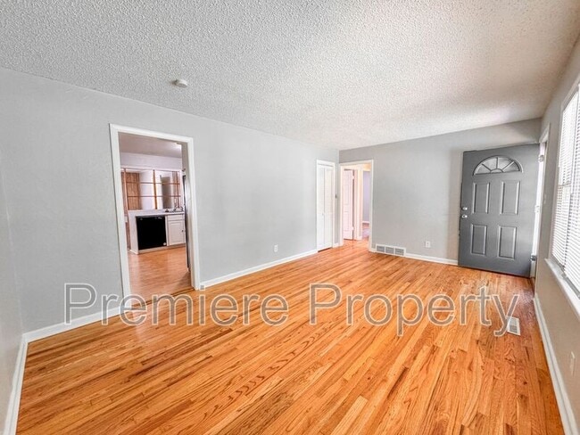 Foto del edificio - 8909 E 72nd St
