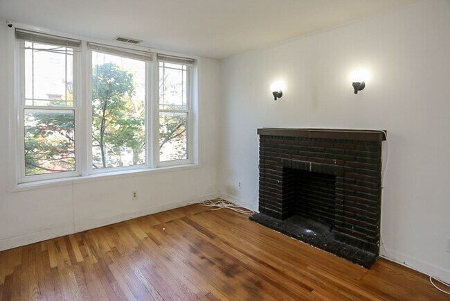 Building Photo - 1507 W Barry Ave
