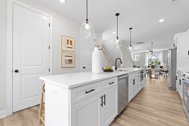 Foto del edificio - Brand New 3BR/3.5BA Townhome in Charlotte