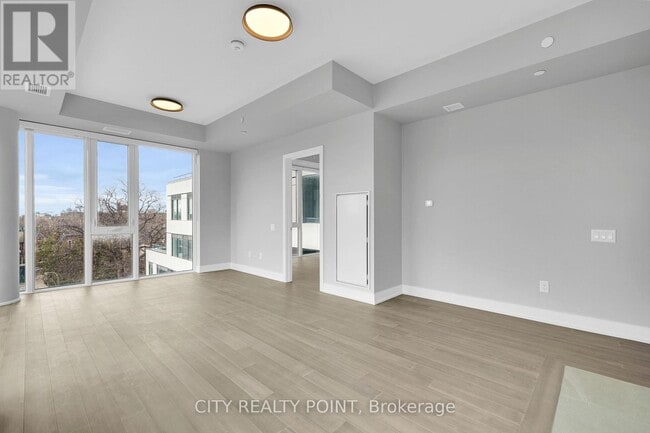 Photo du bâtiment - 664-664 Spadina Ave.