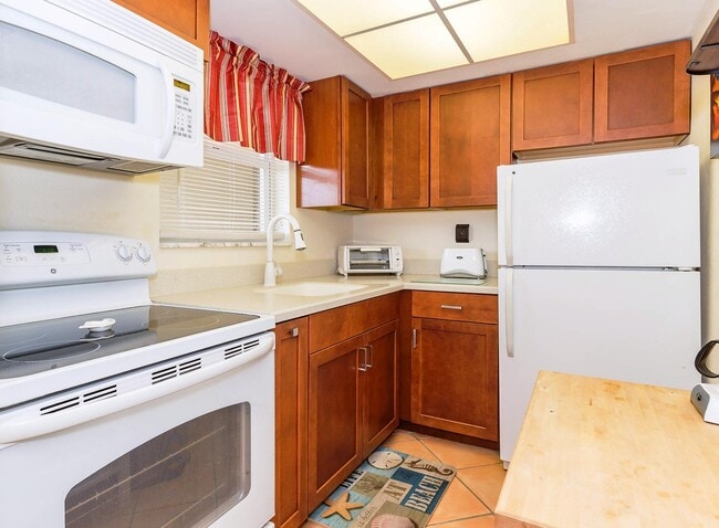 Building Photo - 1810 New Palm Way