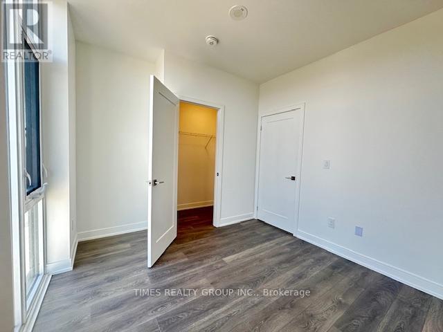 Building Photo - 715 Davis Dr