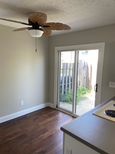Building Photo - 700 Alta View Ct