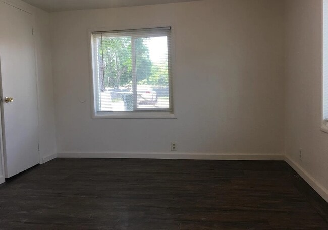 Foto del edificio - 3508 Crestmore Rd