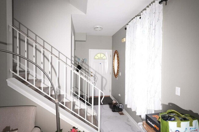 Foto del edificio - 1704 Windward Ave