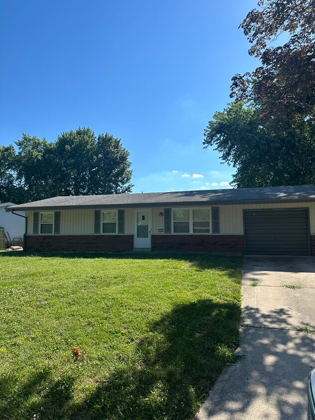 Primary Photo - 1735 Christine Dr