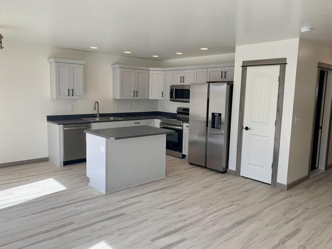 Foto del edificio - 3355 Blackbird Wy