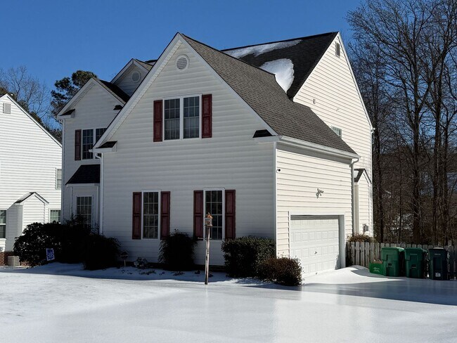 Building Photo - Large 4 Bedroom Home in Glen Allen