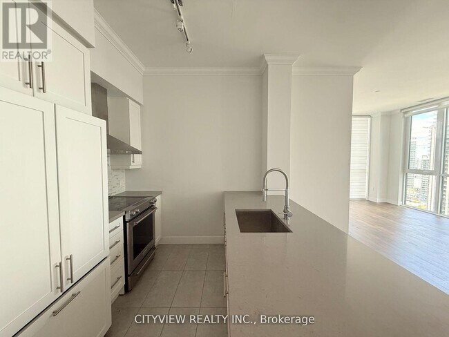 Photo du bâtiment - 4085 Parkside Village Dr