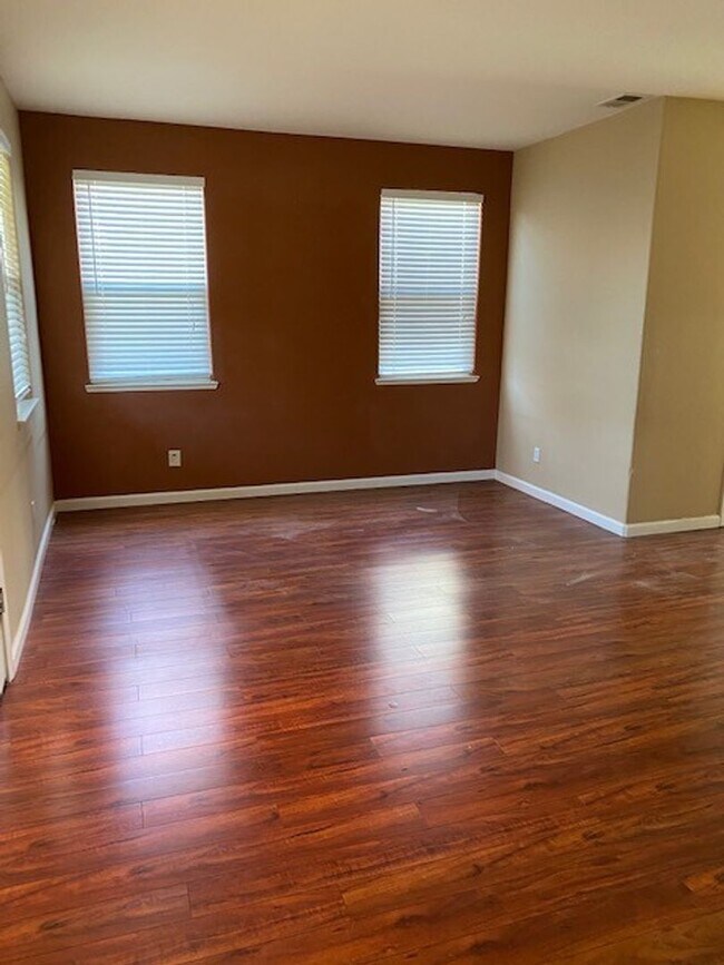 Foto del edificio - North Natomas 2 Story 4 bed 2.5 bath 2 Car...