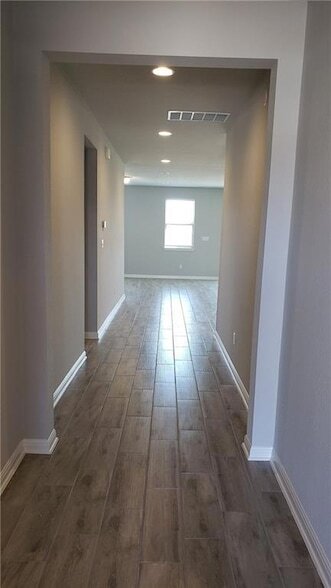 Foto del edificio - 1508 Whippletree Trl