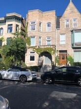 Building Photo - 4457 S Oakenwald Ave