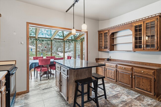 Foto del edificio - 14242 Hein Ln