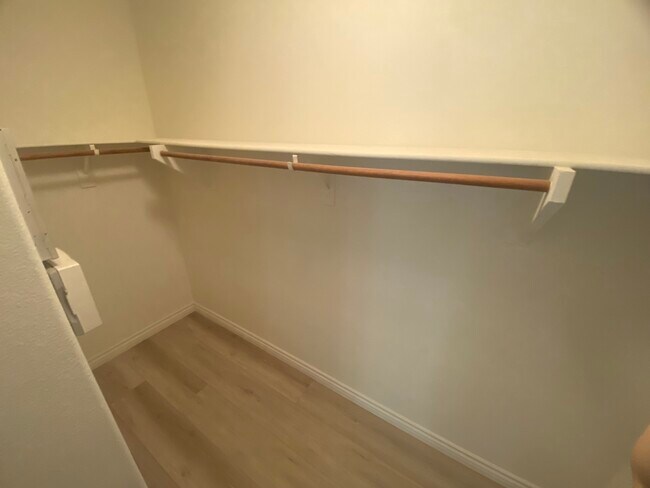 Foto del edificio - 803 Terrace Ln E