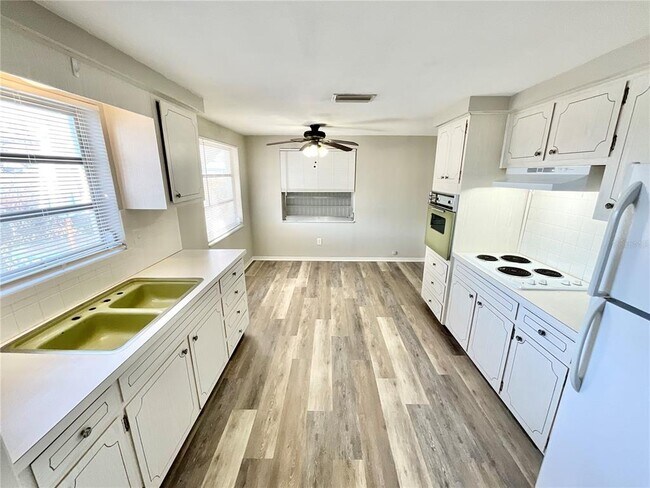 Foto del edificio - 1541 Alert St