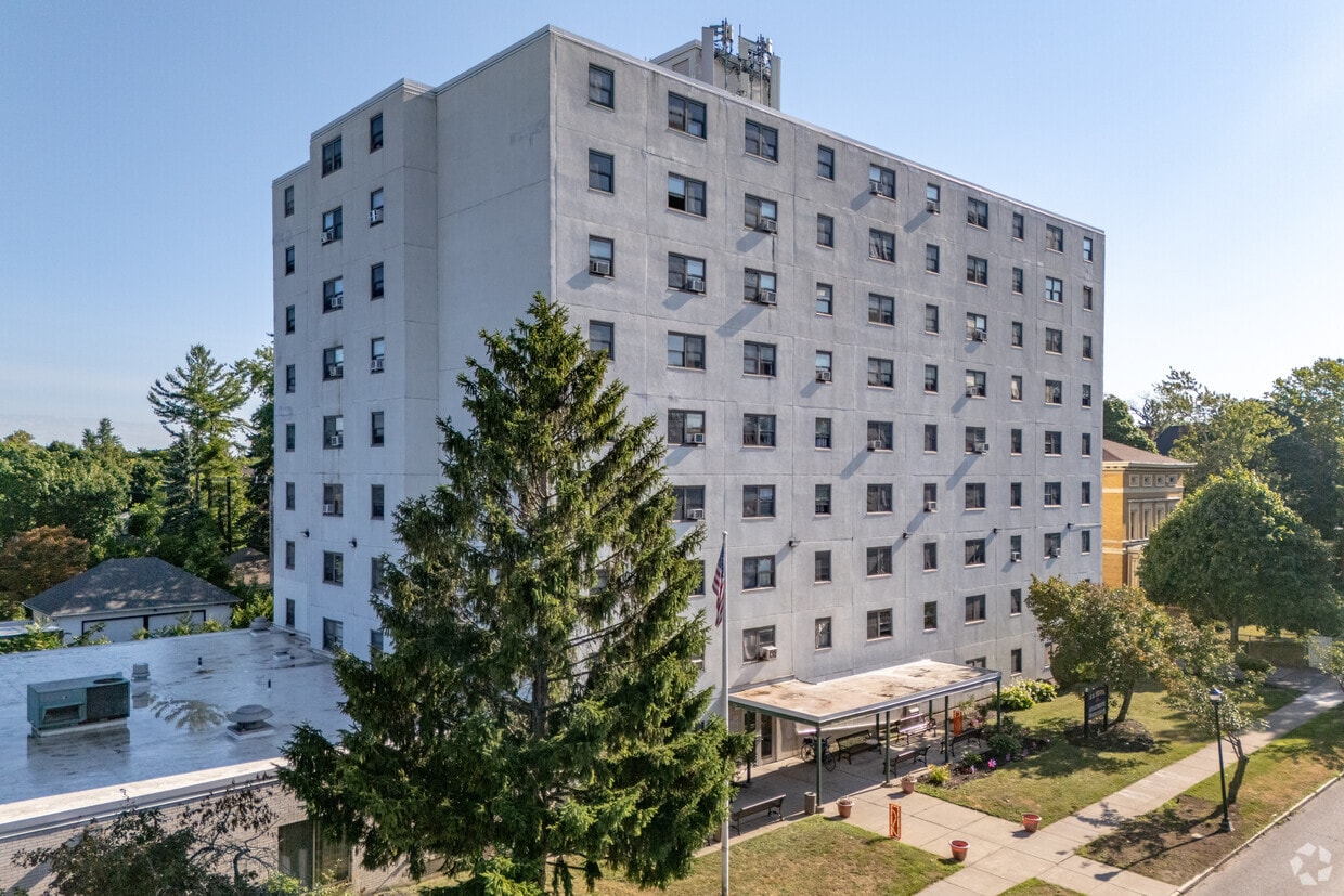 Foto principal - Frank A. Sedita Apartments
