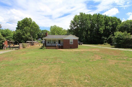 Building Photo - 4220 Freedom Dr