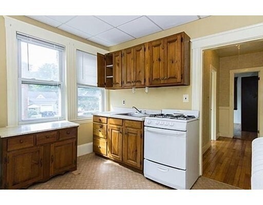 Building Photo - 34 Titcomb St