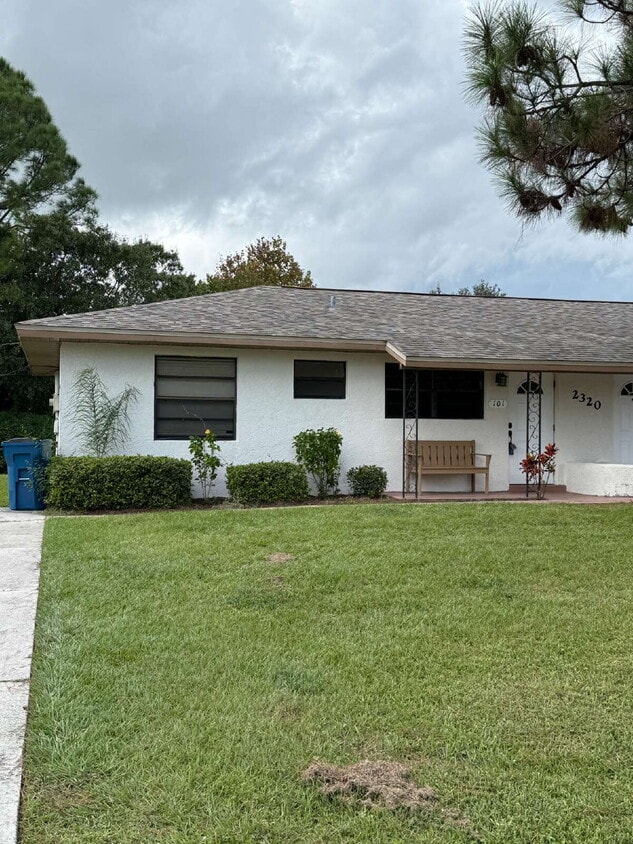 Primary Photo - Cozy 2 bedroom duplex with screened patio