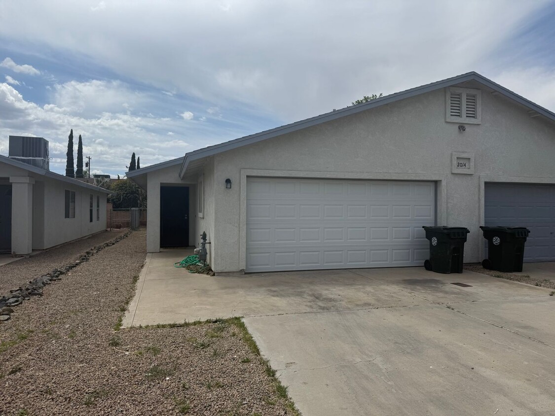 Primary Photo - 2014 Gates Ave