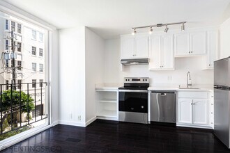 Building Photo - 2635 Fillmore St