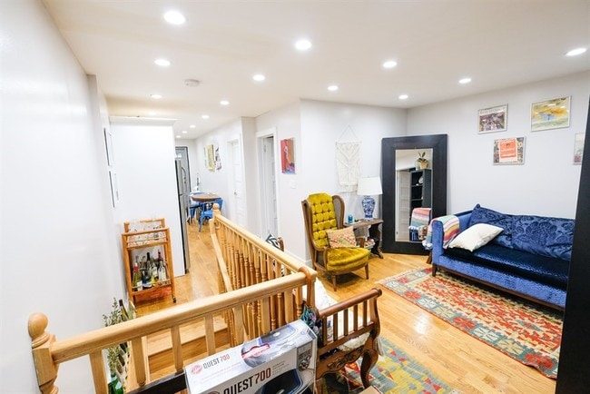 Foto del edificio - 2 Bedroom Duplex