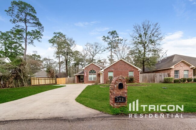 Foto del edificio - 729 Forest Ln Dr