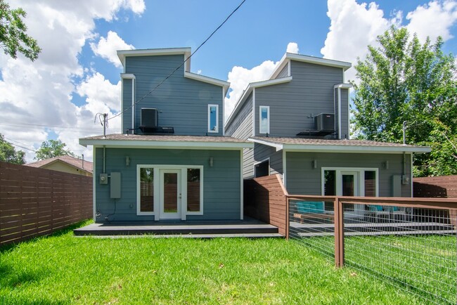 Building Photo - 317-A W 35th St