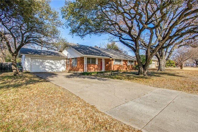 Building Photo - 5216 Wharton Dr