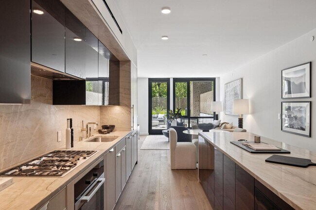 Foto del edificio - Stunning New Construction at The Belvedere 2bed/2.5bath  Private Patio